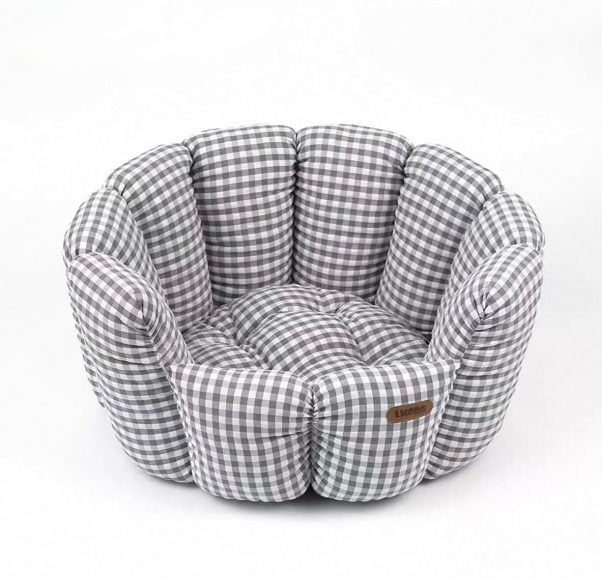 Gingham Bloom Pet Nest 🐾