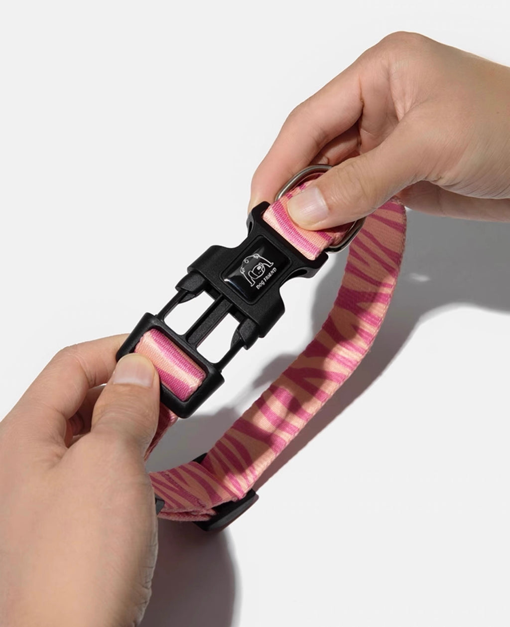 Designed for medium to large dogs – strong, stylish, and secure for every walk