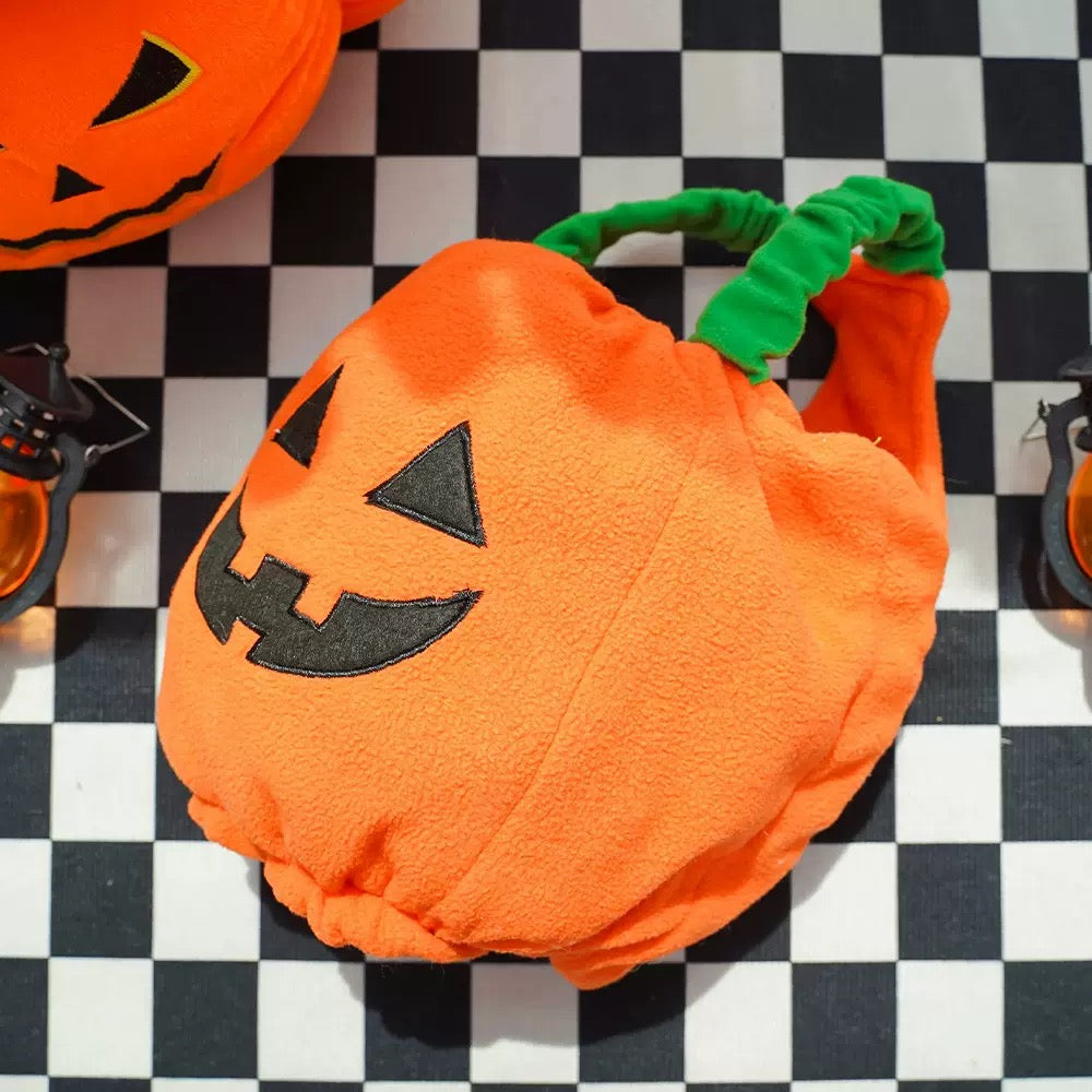 Spooky & Silly Dog
Halloween Outfit - Dress-Up Fun