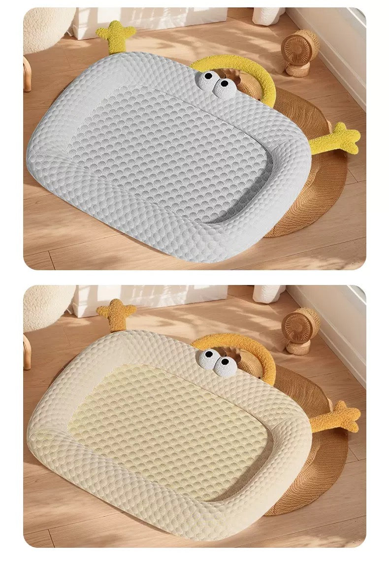 Cooling Dog Mat - Ice Pad for All Seasons, Breathable & Comfortable Pet
Sleeping Mat