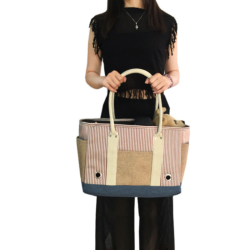 Portable Outdoor Pet
Carrier Bag - Breathable & Stylish for Small Dogs and Cats