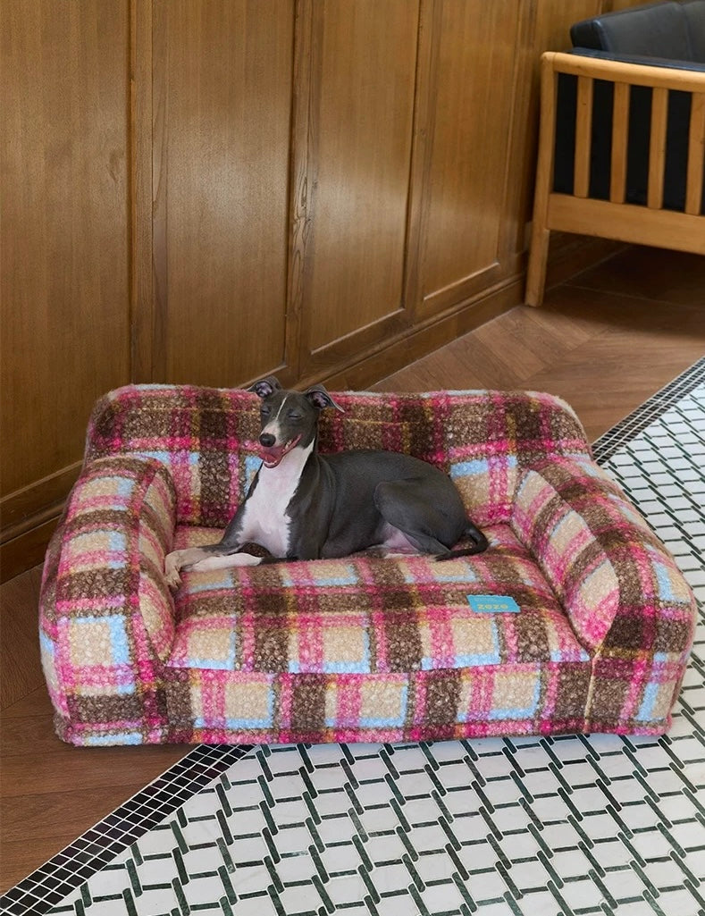 Toffee Tart Sofa for pets highlighting material texture and details