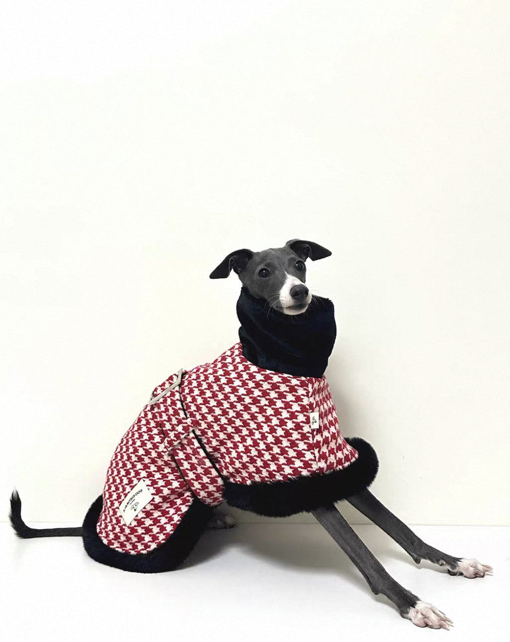Luxury Plush-Trimmed Houndstooth Dog Cape