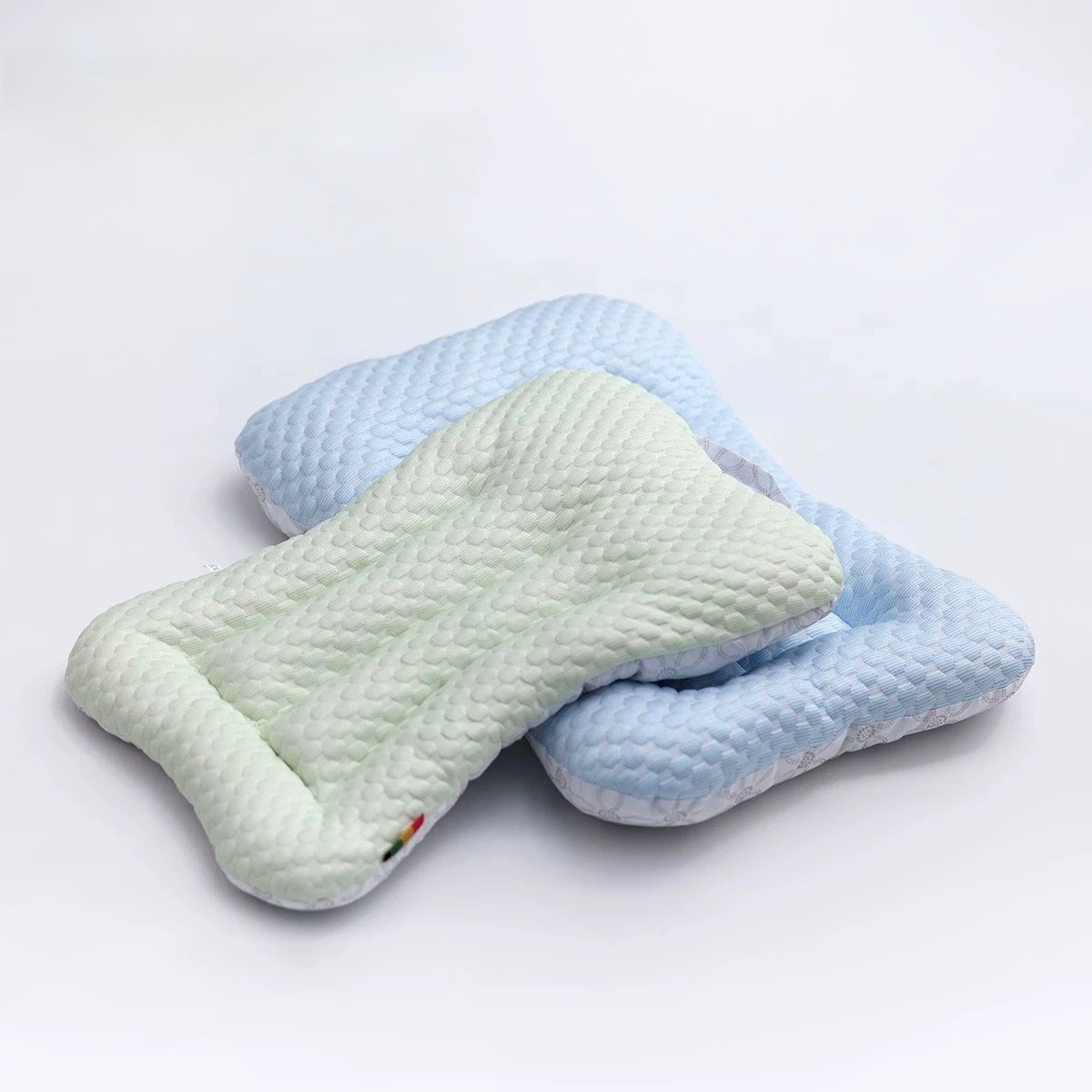 Pet Cooling Mat - Summer Chill Pad, NonStick Hair, Breathable Bed for Cats and Dogs